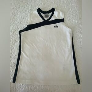 NIKE sleeveless vintage white& blk woman’s sport top embroidered  black